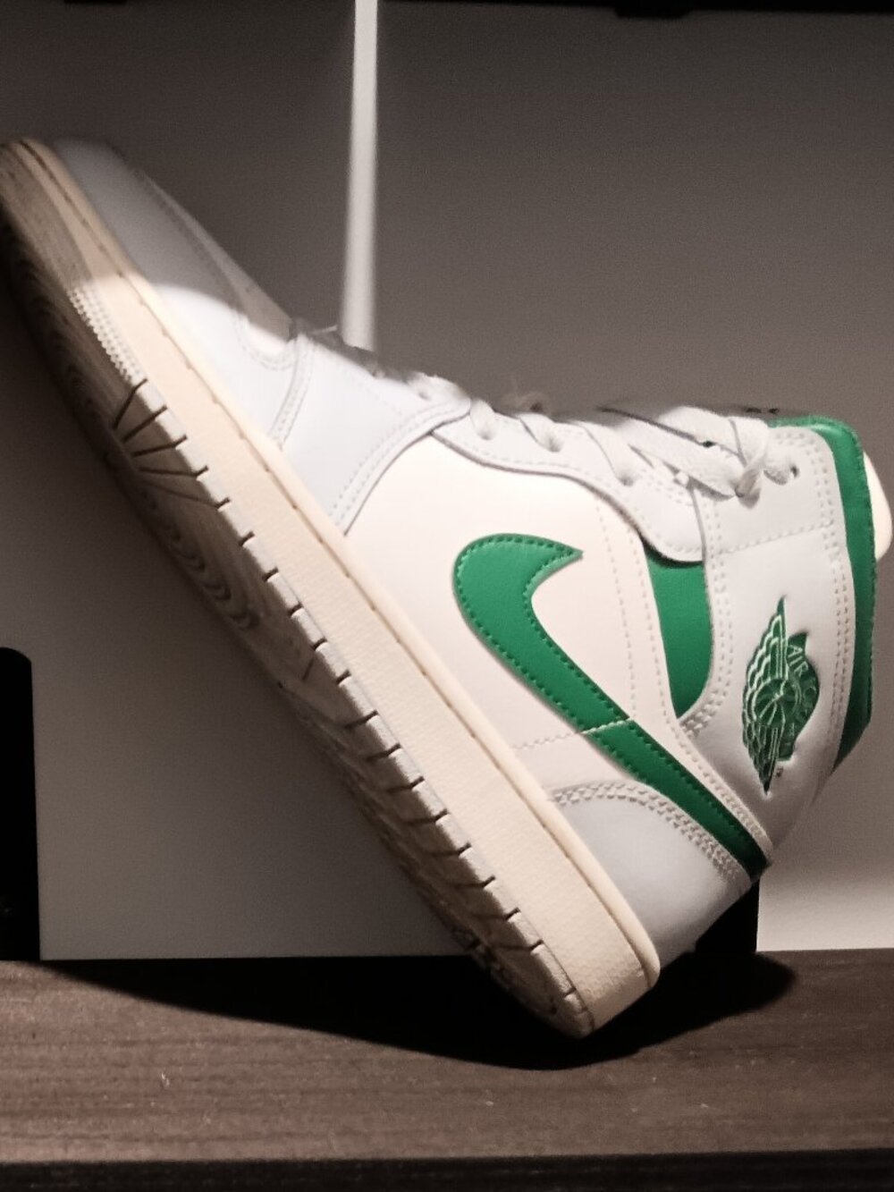 Jordan air 1 mid White Pure Platinum Pine Green 100% authentic - Picture 7 of 16